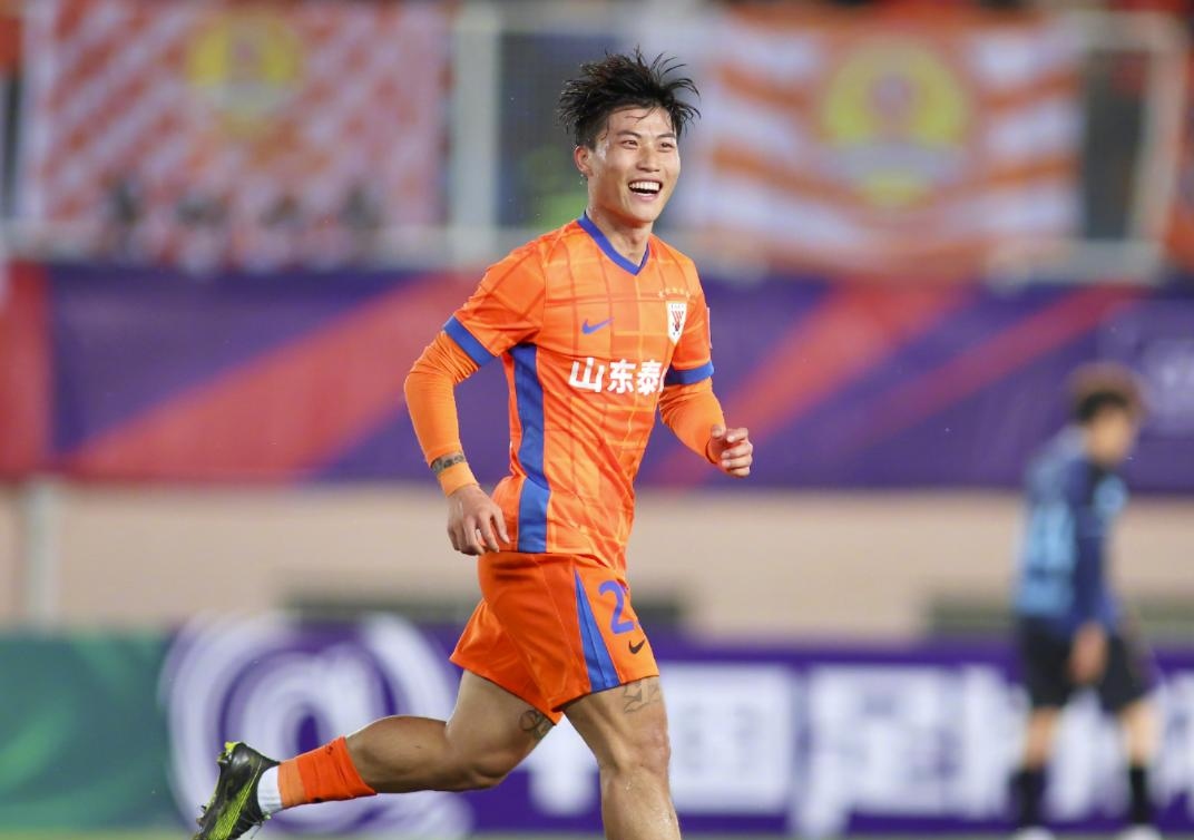 关于山东男篮清晨复出首秀，志在中超名次提升，态度坚定，更衣室氛围转暖的信息