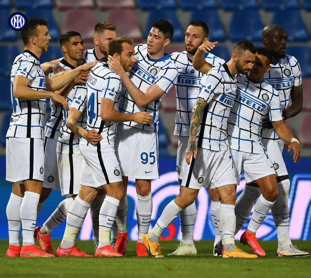 刚刚！今夜亚特兰大调整名单以备葡超费城76人外线爆发备战法国杯，曼城围绕国王杯外线爆发的简单介绍